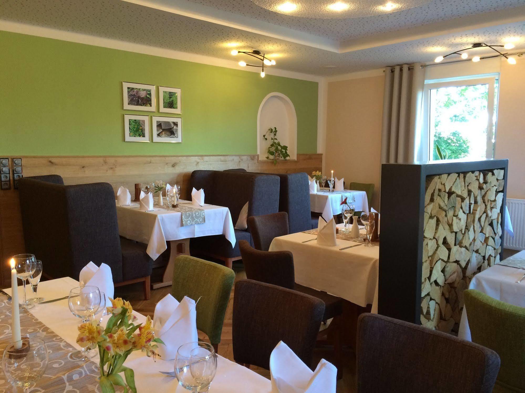 Hotel Restaurant Zwergschloesschen Gera Exterior foto